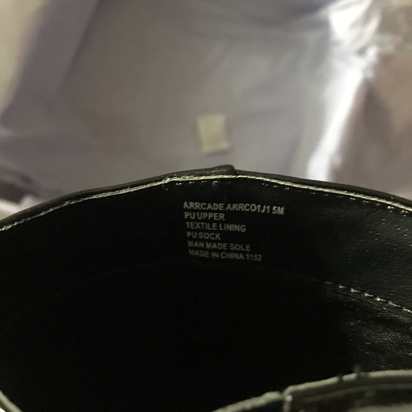 Madden girl arcade patent booties black size 5M - Picture 4 of 6